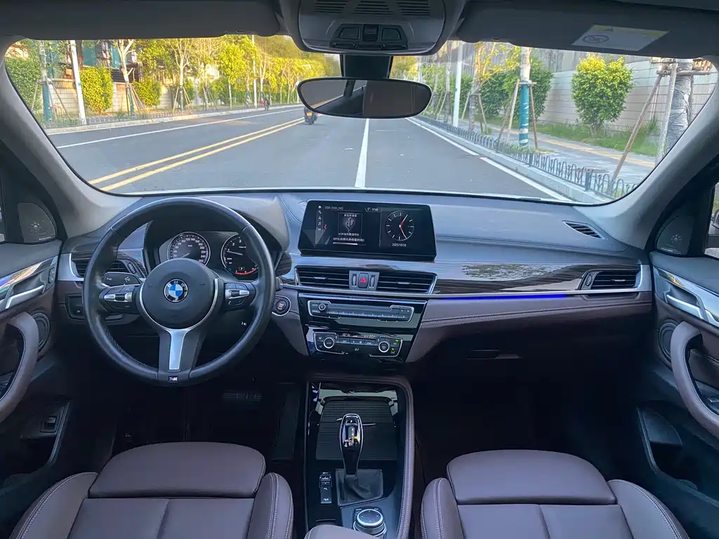 BMW BMW X1 2022 xDrive25Li Premium Model 2023 - thumbnail 5