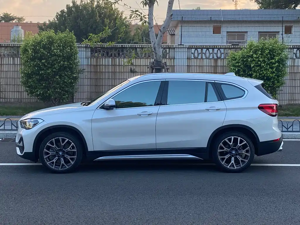 BMW BMW X1 2022 xDrive25Li Premium Model 2023 - thumbnail 7