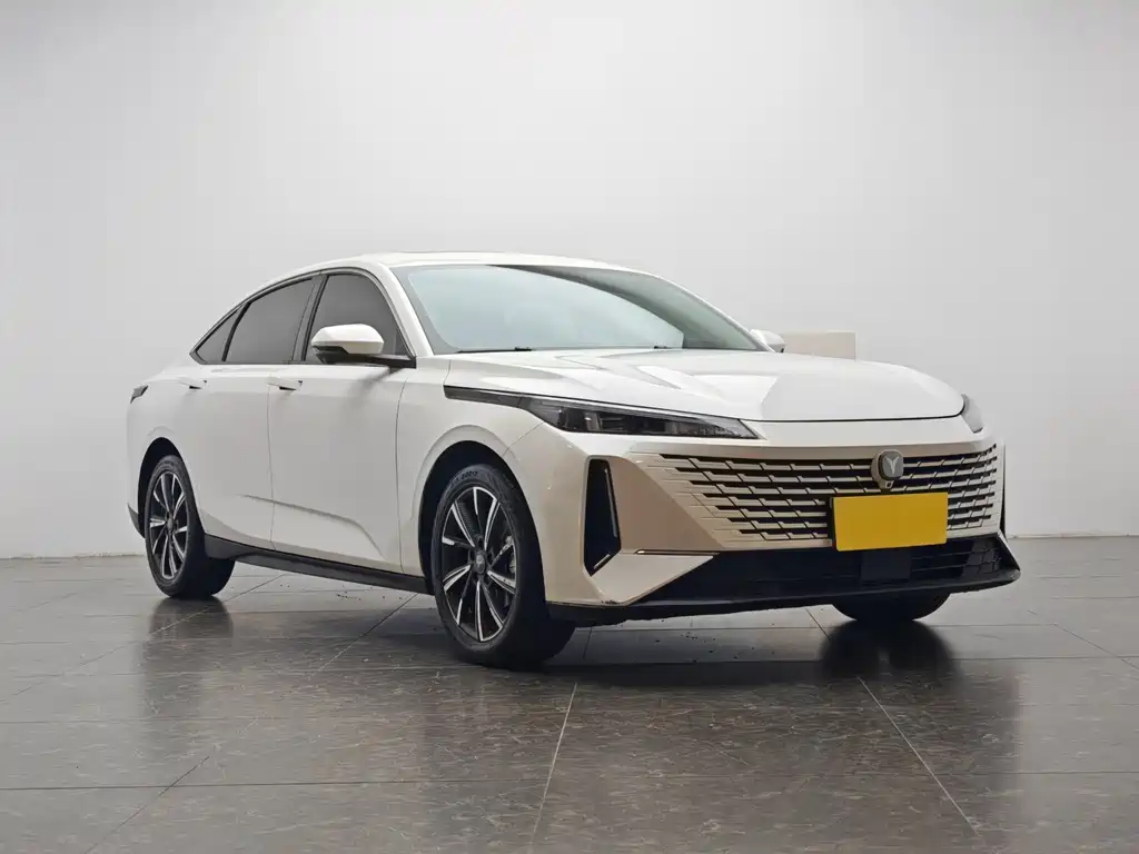 Changan Yida 2023 Blue Whale NE 1.5T GDI DCT Navigator Edition 2023 - thumbnail 2