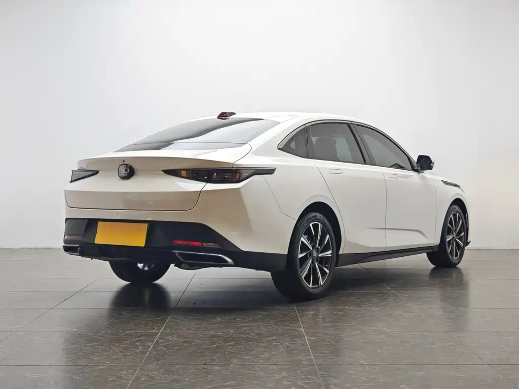 Changan Yida 2023 Blue Whale NE 1.5T GDI DCT Navigator Edition 2023 - thumbnail 3
