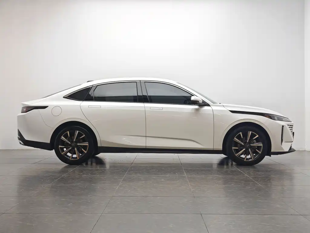 Changan Yida 2023 Blue Whale NE 1.5T GDI DCT Navigator Edition 2023 - thumbnail 11