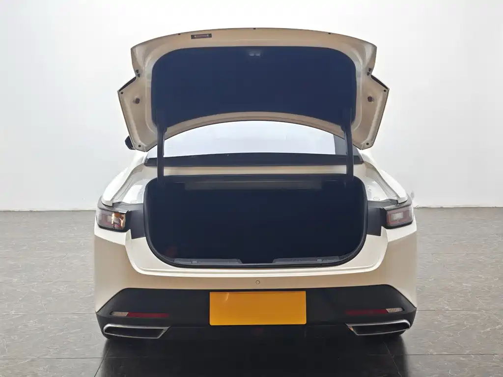 Changan Yida 2023 Blue Whale NE 1.5T GDI DCT Navigator Edition 2023 - thumbnail 13