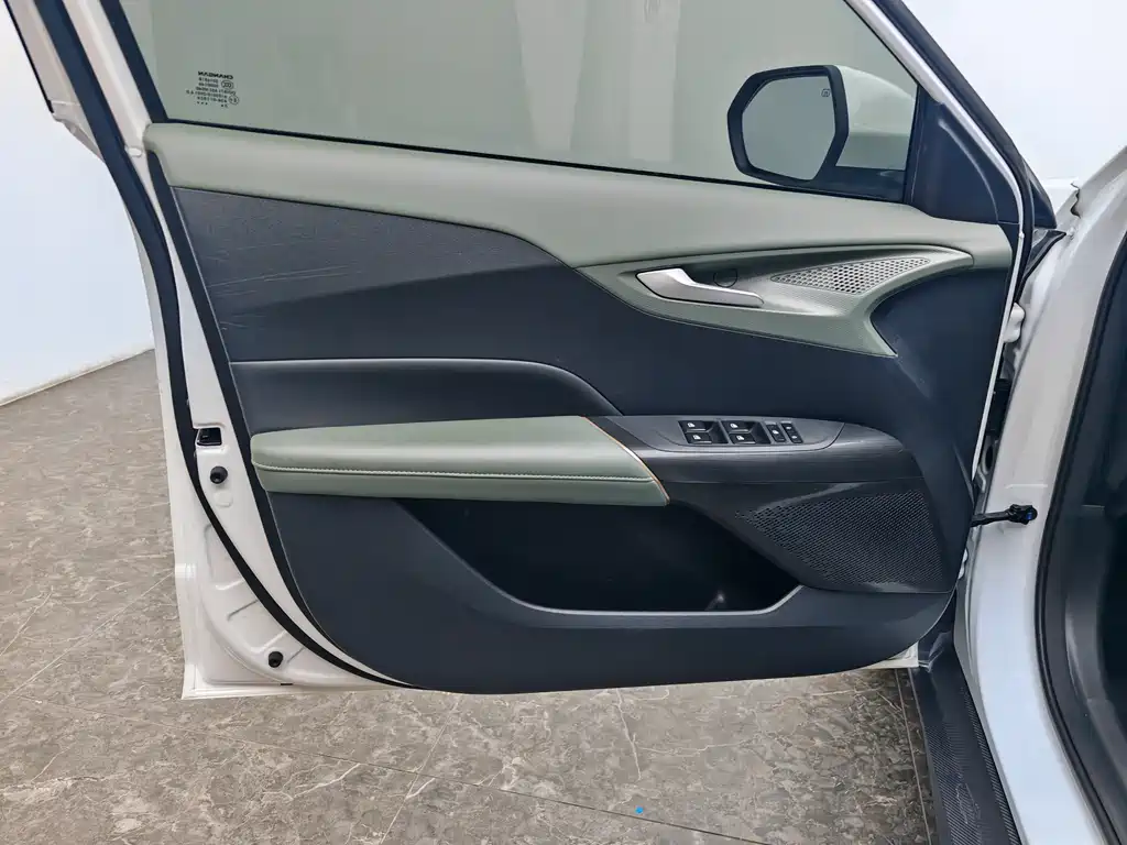 Changan Yida 2023 Blue Whale NE 1.5T GDI DCT Navigator Edition 2023 - thumbnail 19