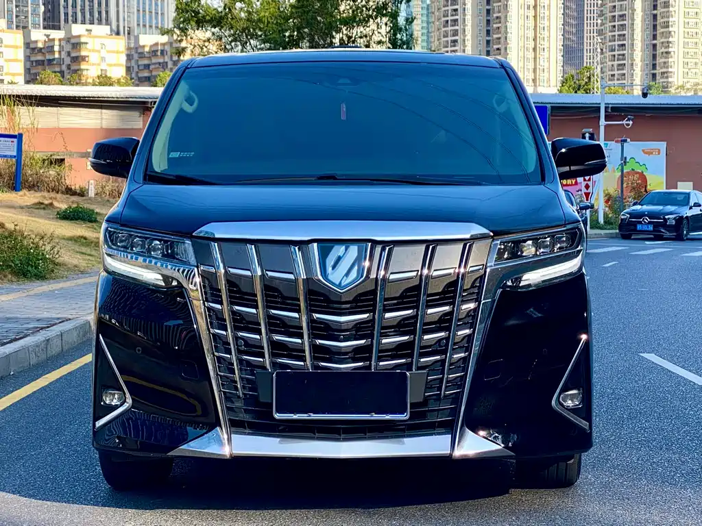 Toyota Alphard 2021 Model Hybrid 2.5L Luxury Version 2021 - thumbnail 2
