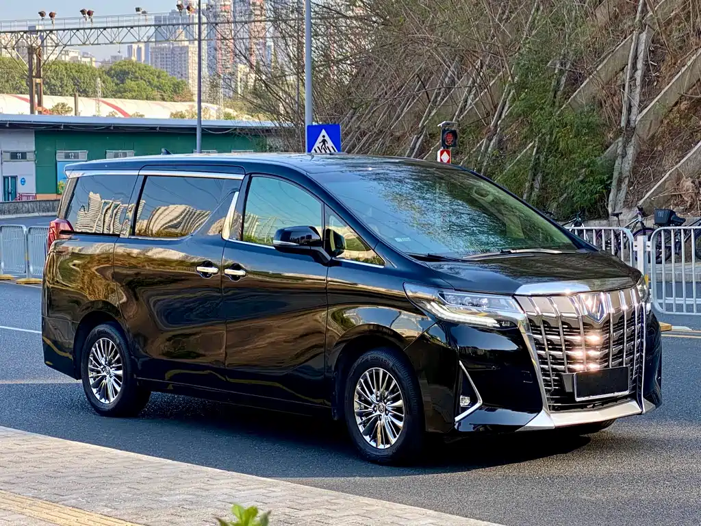 Toyota Alphard 2021 Model Hybrid 2.5L Luxury Version 2021 - thumbnail 3