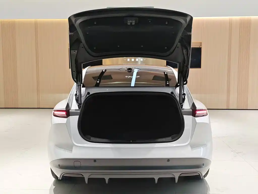 NIO NIO ET5 2022 75kWh 2022 - thumbnail 18