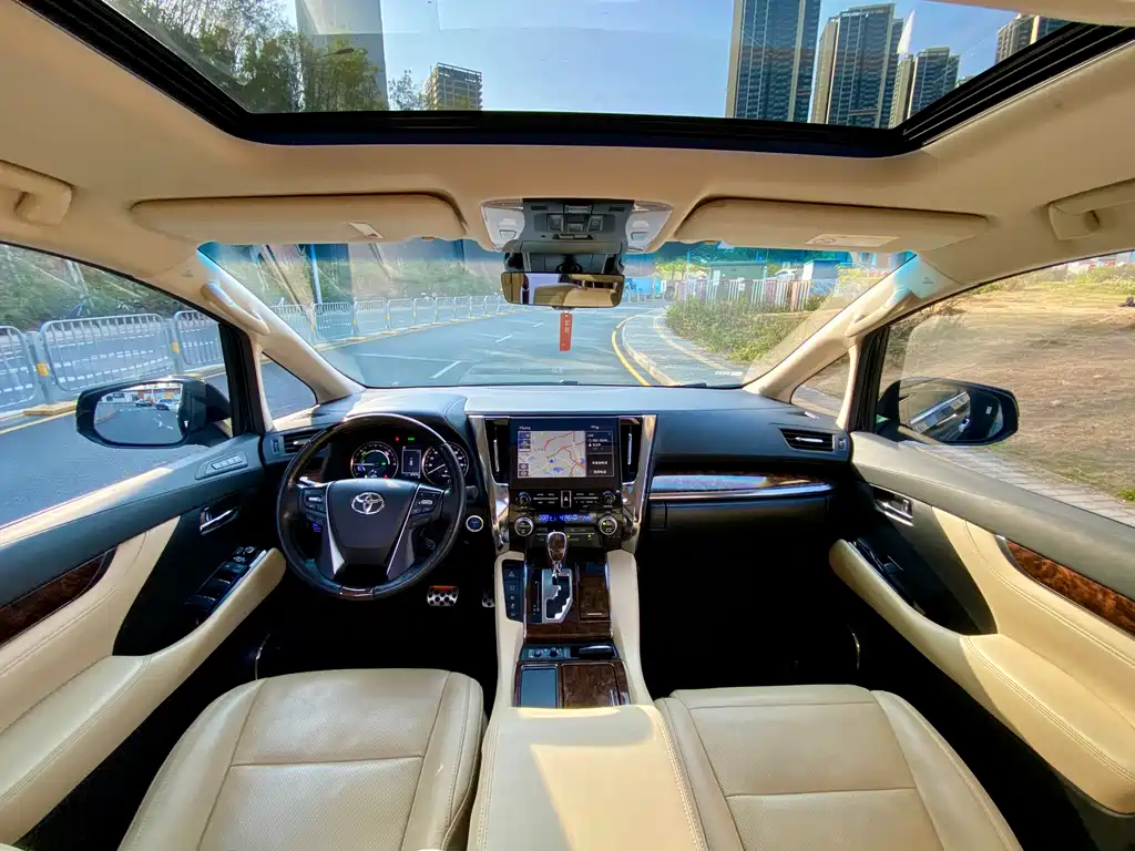 Toyota Alphard 2021 Model Hybrid 2.5L Luxury Version 2021 - thumbnail 8