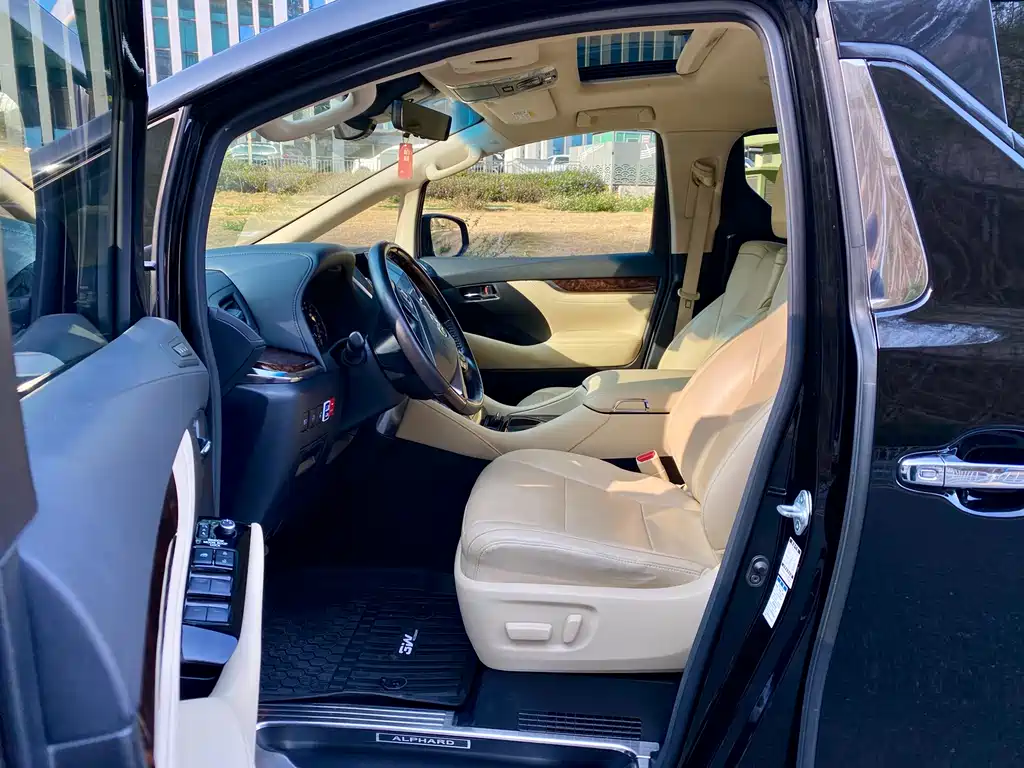 Toyota Alphard 2021 Model Hybrid 2.5L Luxury Version 2021 - thumbnail 9