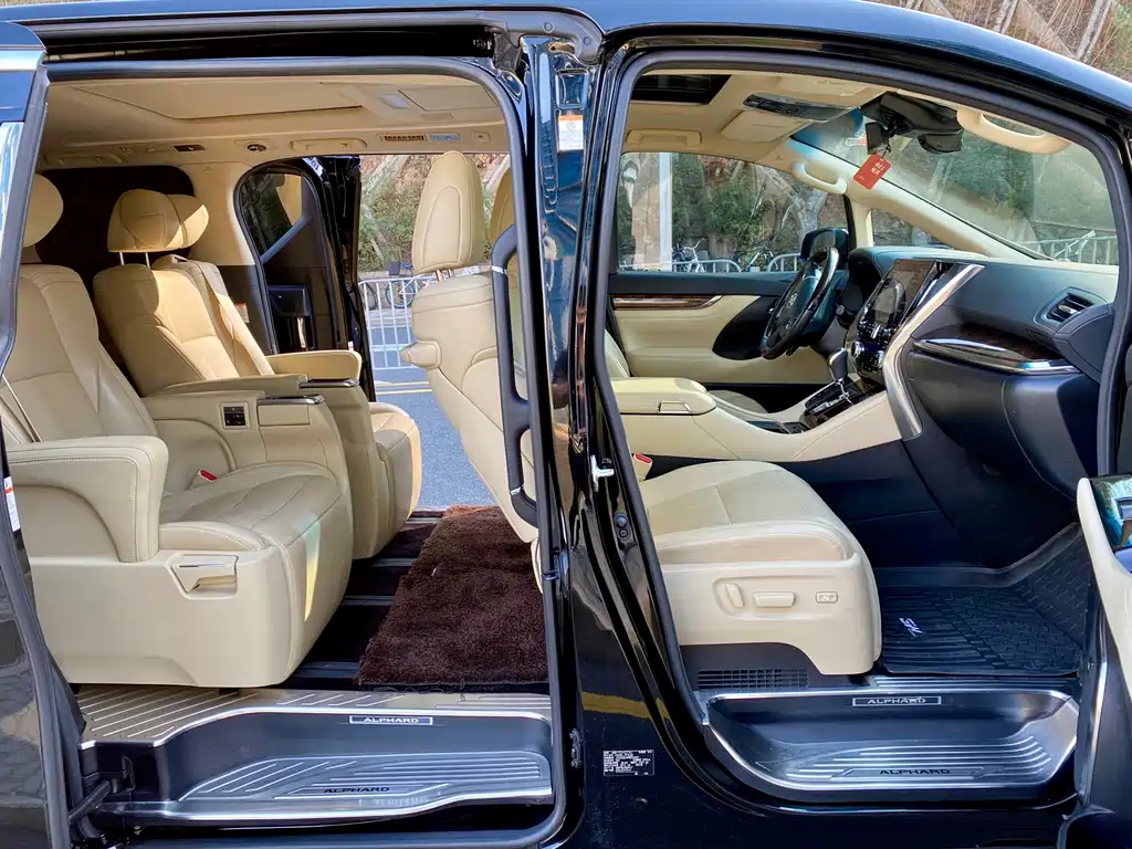 Toyota Alphard 2021 Model Hybrid 2.5L Luxury Version 2021 - thumbnail 11