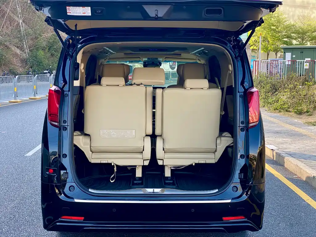 Toyota Alphard 2021 Model Hybrid 2.5L Luxury Version 2021 - thumbnail 22