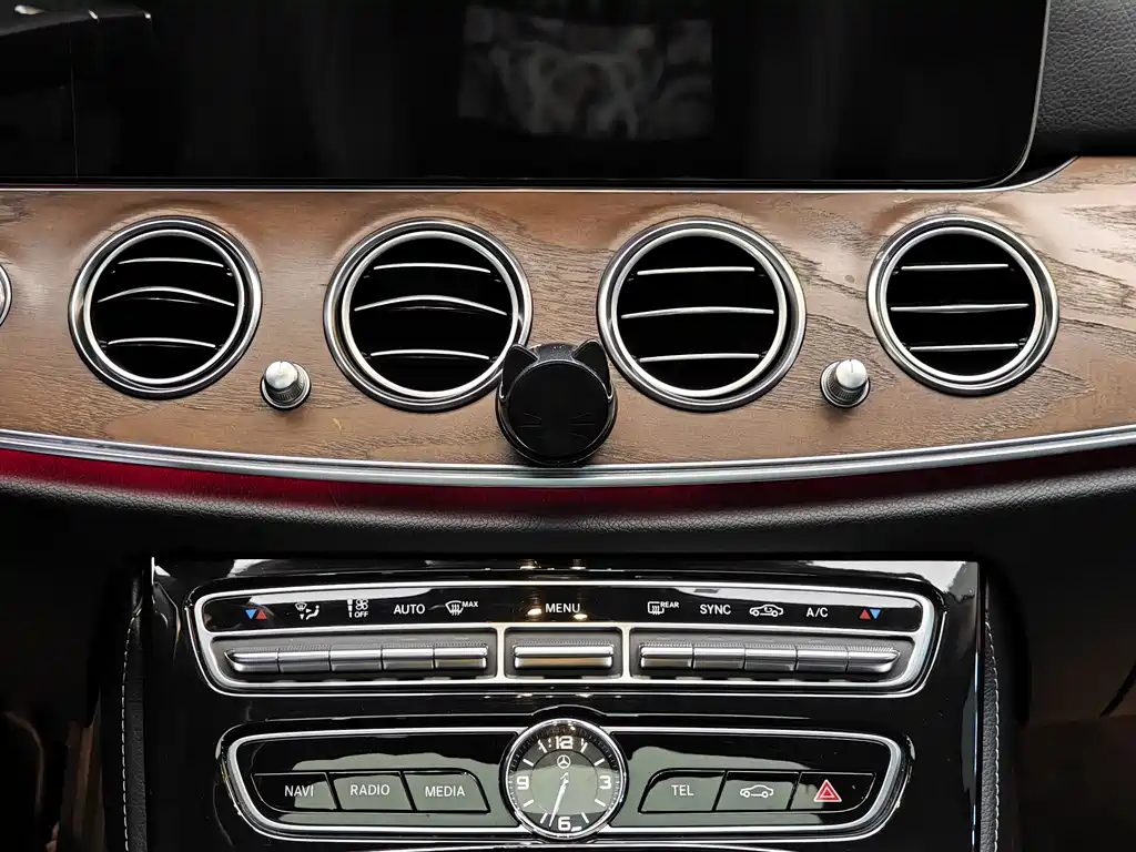 Mercedes-Benz Mercedes-Benz E-Class 2016 E 300 L Fashion Edition 2017 - thumbnail 17