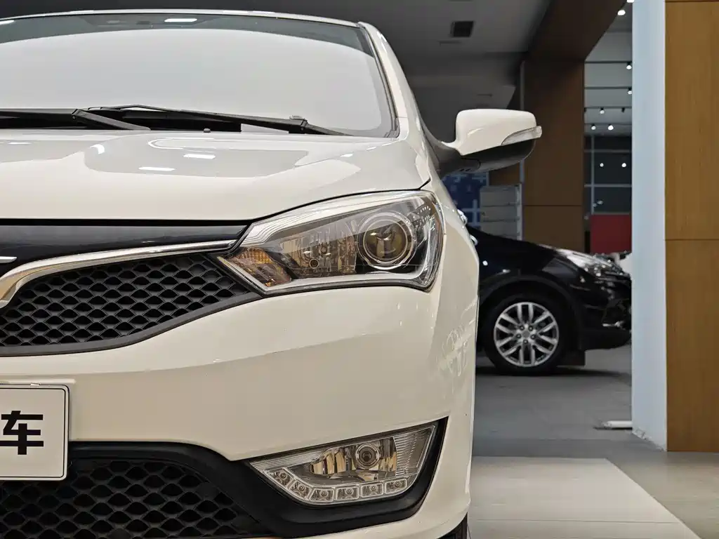 Haima Haima M3 2016 1.5L CVT Comfort Edition 2016 - thumbnail 2