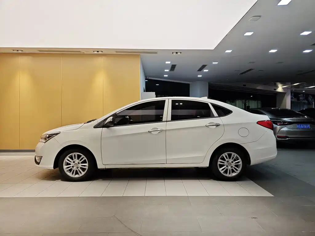Haima Haima M3 2016 1.5L CVT Comfort Edition 2016 - thumbnail 6