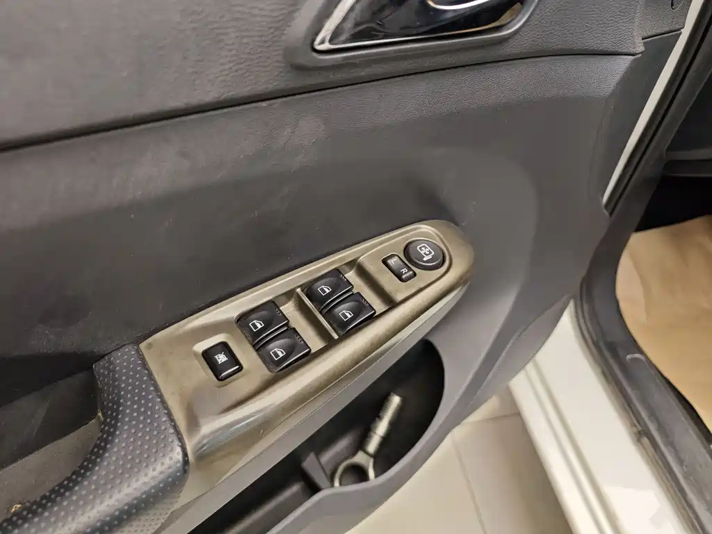 Haima Haima M3 2016 1.5L CVT Comfort Edition 2016 - thumbnail 9