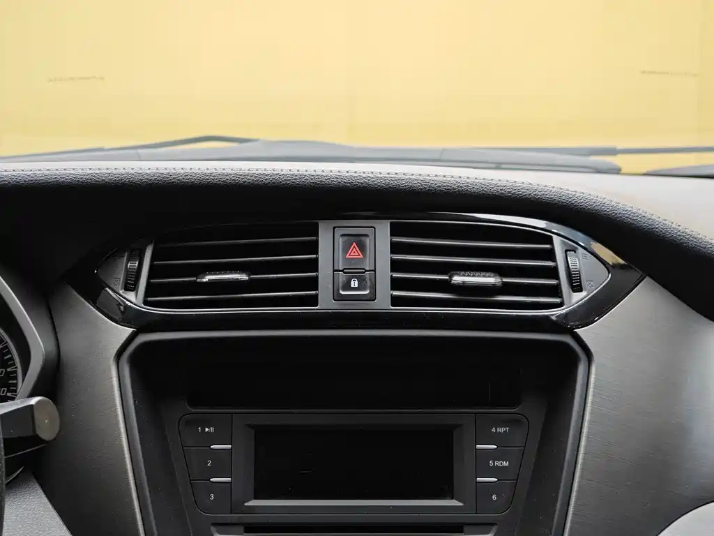 Haima Haima M3 2016 1.5L CVT Comfort Edition 2016 - thumbnail 15