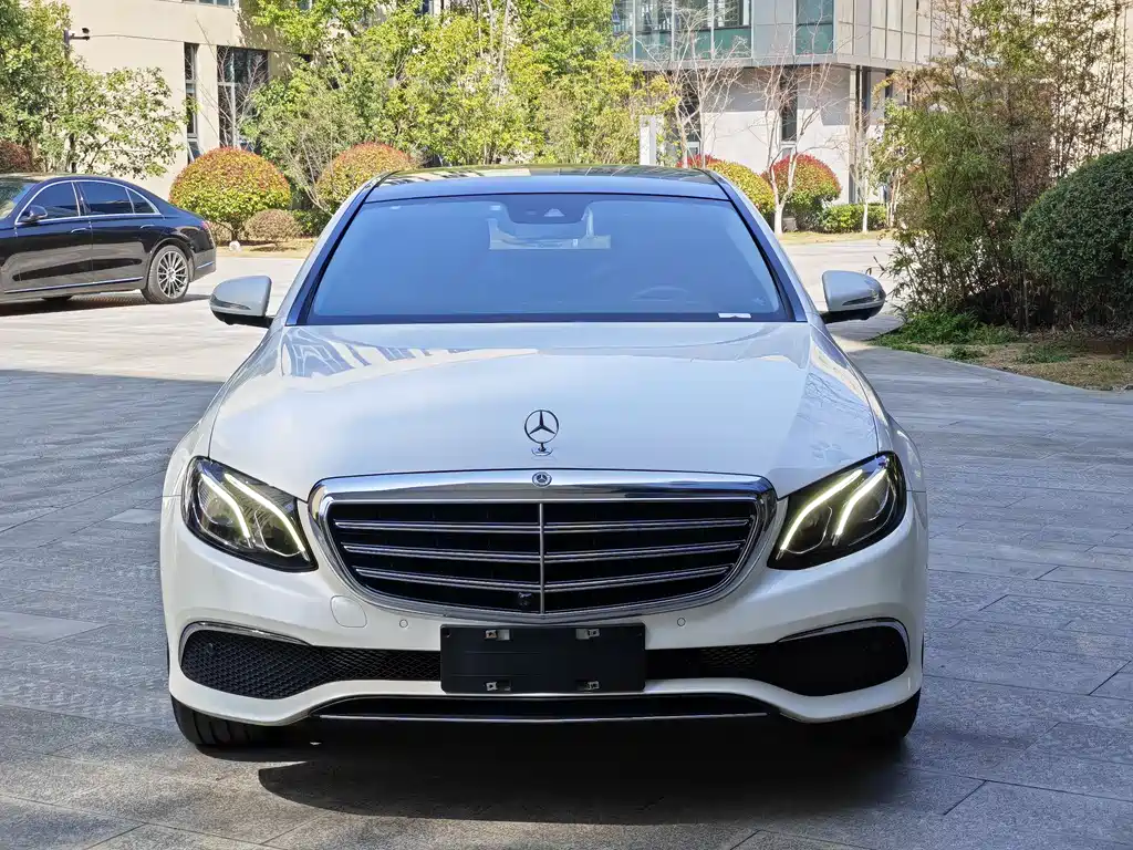 Mercedes-Benz Mercedes-Benz E-Class 2017 E 300 L Luxury Edition 2017 - thumbnail 3