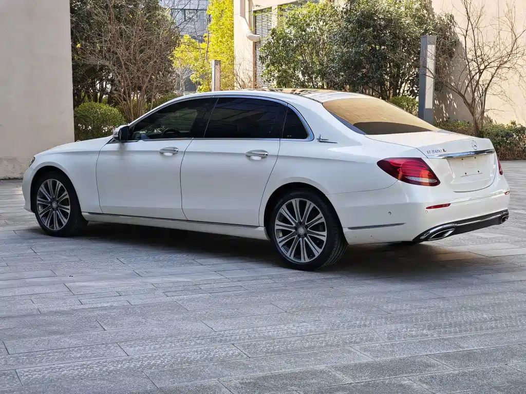 Mercedes-Benz Mercedes-Benz E-Class 2017 E 300 L Luxury Edition 2017 - thumbnail 4