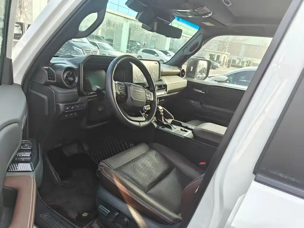 Toyota Prado 2024 2.4T Wild WX 6-seater 2024 - thumbnail 3