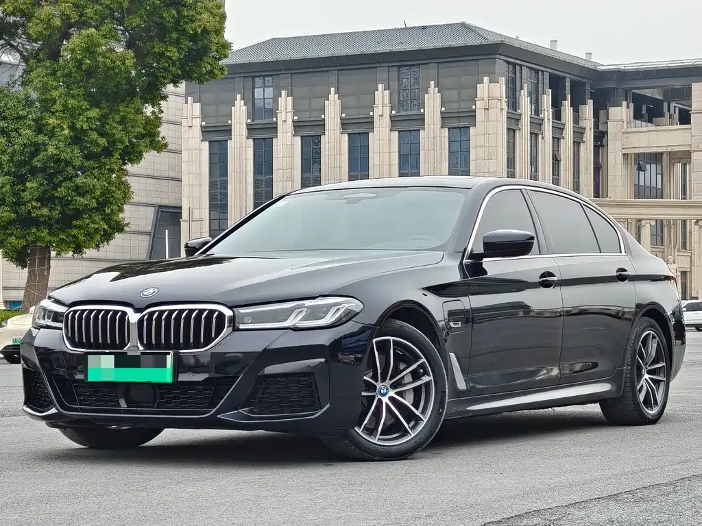 BMW BMW 5 Series New Energy 2022 Model Year Facelift 535Le Pioneer Edition M Sport Package 2022 - thumbnail 3