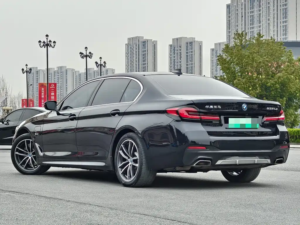 BMW BMW 5 Series New Energy 2022 Model Year Facelift 535Le Pioneer Edition M Sport Package 2022 - thumbnail 4