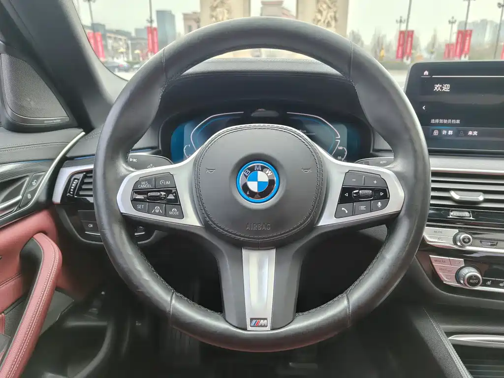 BMW BMW 5 Series New Energy 2022 Model Year Facelift 535Le Pioneer Edition M Sport Package 2022 - thumbnail 8