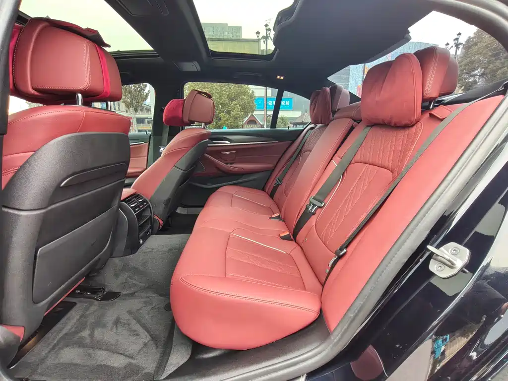 BMW BMW 5 Series New Energy 2022 Model Year Facelift 535Le Pioneer Edition M Sport Package 2022 - thumbnail 12