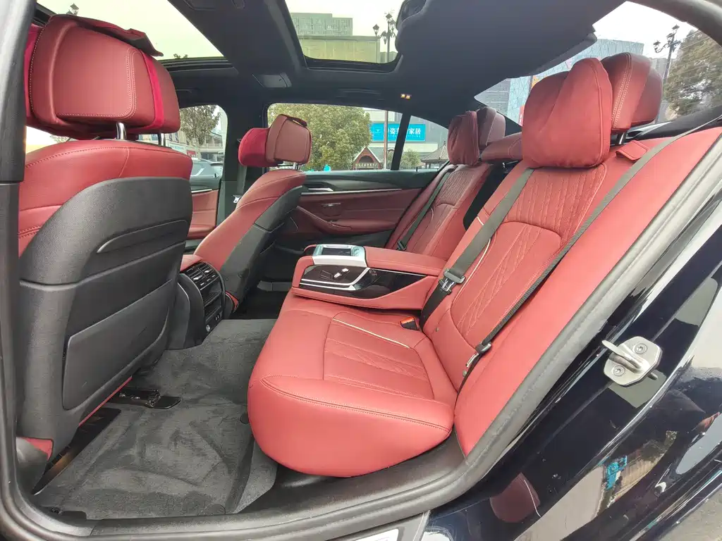 BMW BMW 5 Series New Energy 2022 Model Year Facelift 535Le Pioneer Edition M Sport Package 2022 - thumbnail 16