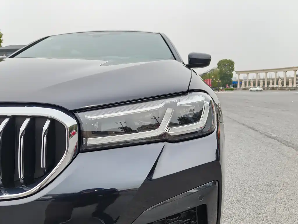 BMW BMW 5 Series New Energy 2022 Model Year Facelift 535Le Pioneer Edition M Sport Package 2022 - thumbnail 18
