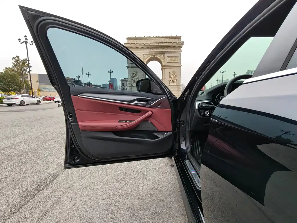 BMW BMW 5 Series New Energy 2022 Model Year Facelift 535Le Pioneer Edition M Sport Package 2022 - thumbnail 21
