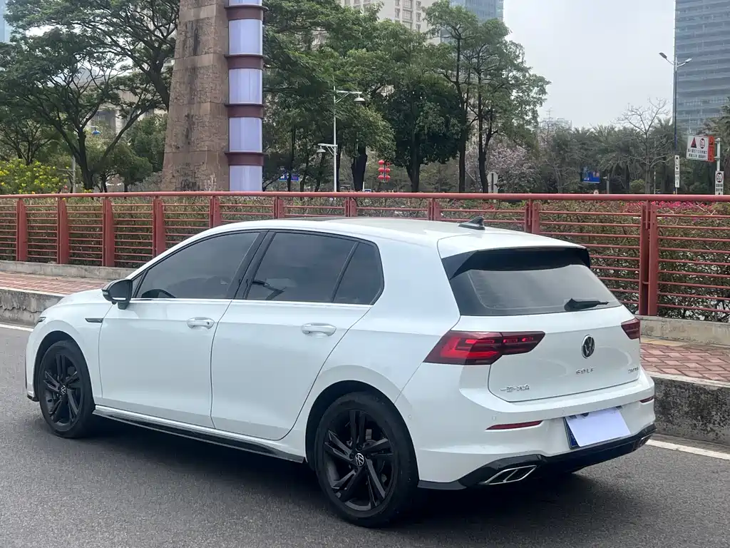 Volkswagen Volkswagen Golf 2021 280TSI DSG R-Line 2022 - thumbnail 4