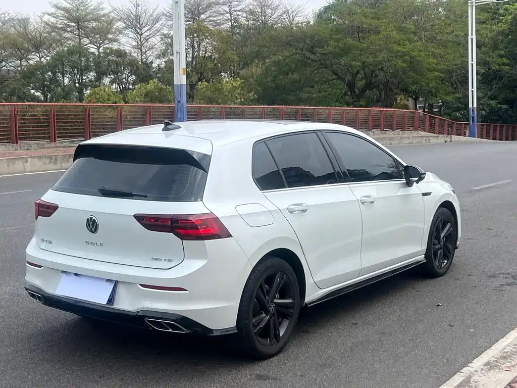 Volkswagen Volkswagen Golf 2021 280TSI DSG R-Line 2022 - thumbnail 6