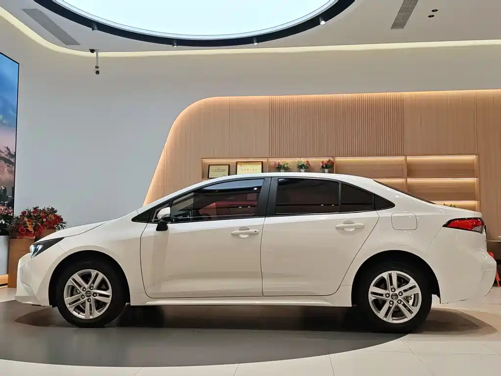 Toyota Toyota Corolla 2022 185T CVT Luxury Edition 2022 - thumbnail 4