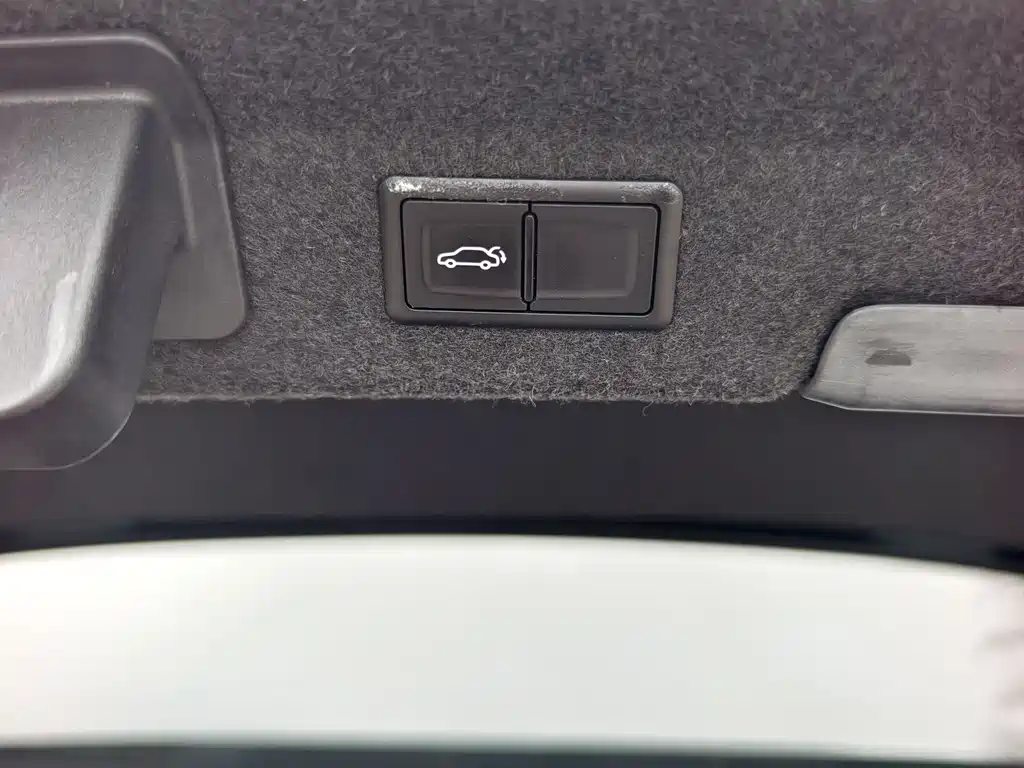 Audi Audi A6L 2019 40 TFSI Luxury Dynamic Model 2020 - thumbnail 6