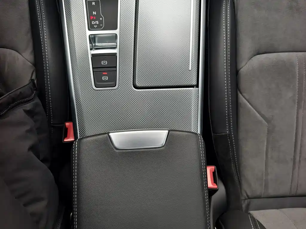 Audi Audi A6L 2019 40 TFSI Luxury Dynamic Model 2020 - thumbnail 13
