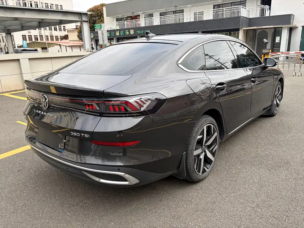 Volkswagen Lamando 2024 Lamando L 280TSI DSG Cool & Spicy Edition 2023 - thumbnail 10
