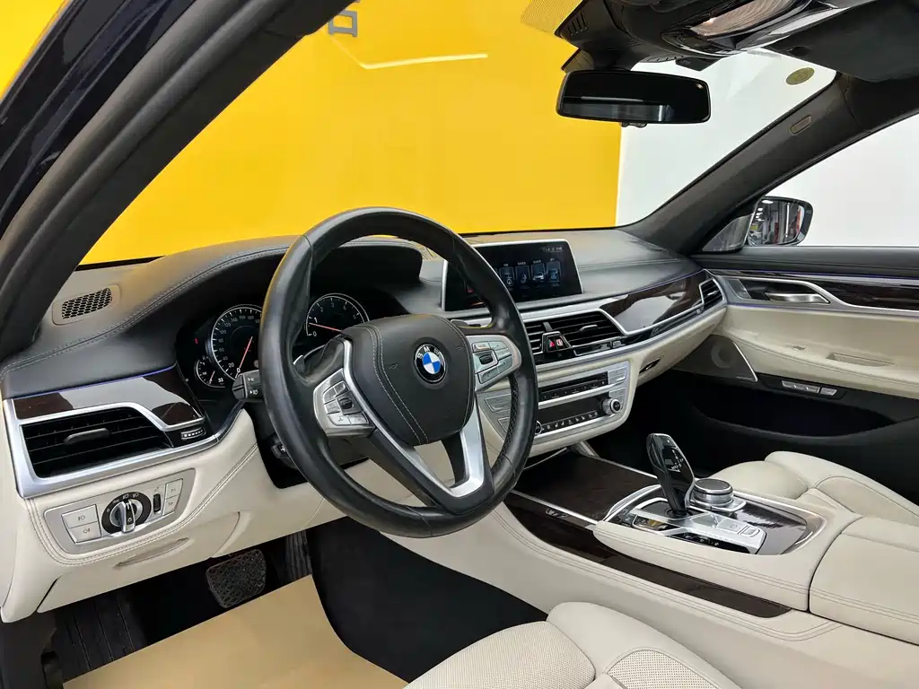BMW BMW 7 Series 2016 740Li Premium Model 2019 - thumbnail 4