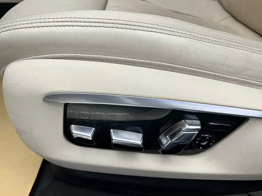BMW BMW 7 Series 2016 740Li Premium Model 2019 - thumbnail 9