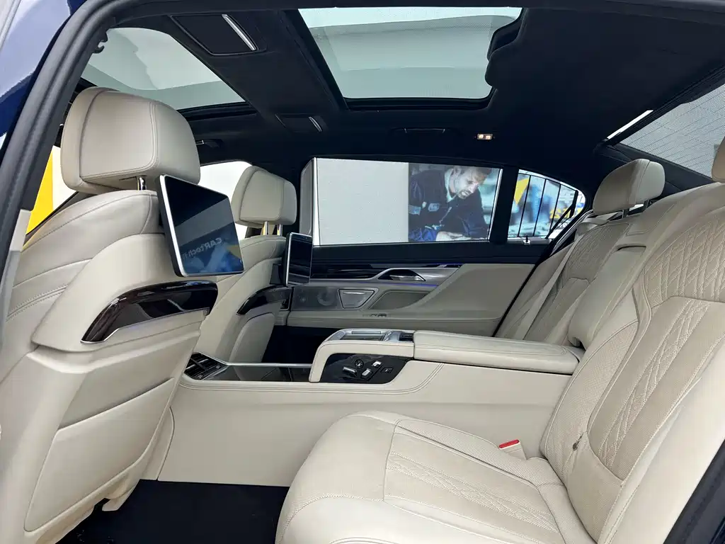 BMW BMW 7 Series 2016 740Li Premium Model 2019 - thumbnail 11