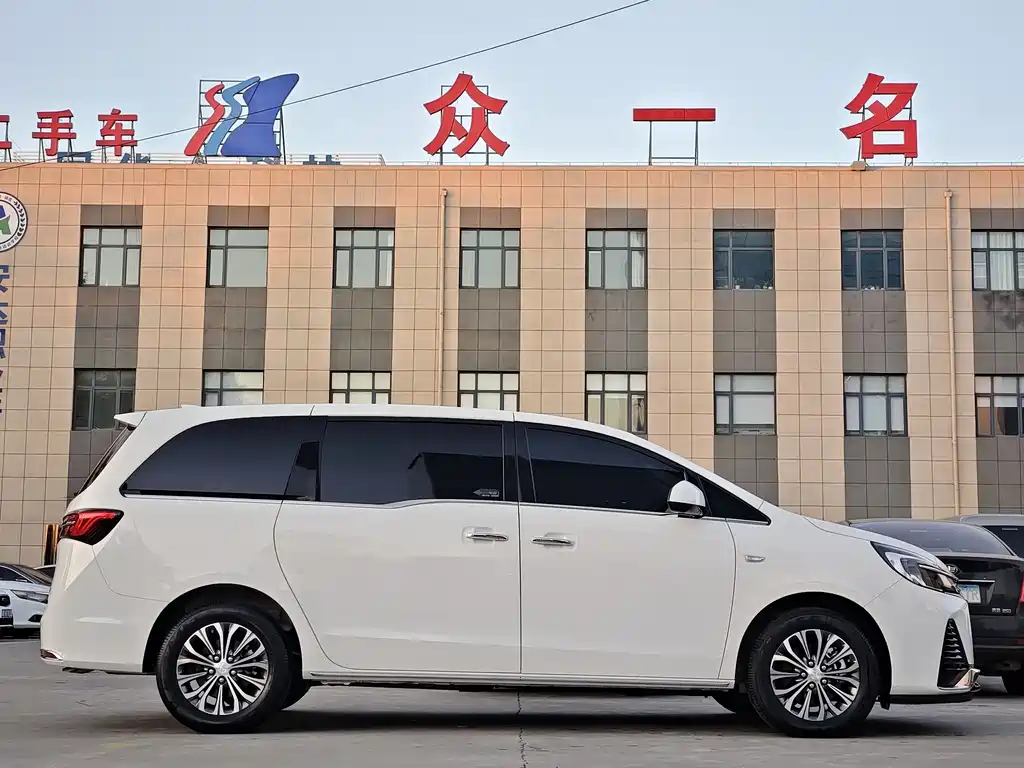 Buick Buick GL8 2023 Land Business Class Luxury Edition 2025 - thumbnail 4