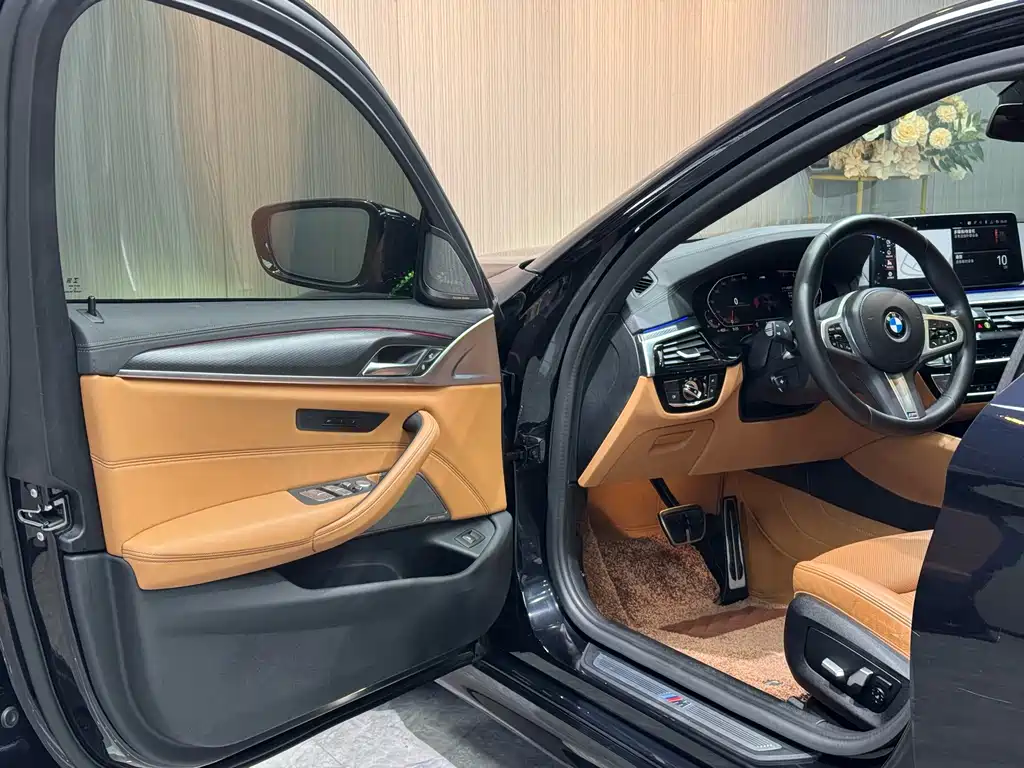 BMW BMW 5 Series Import 2022 Model Facelift 530i M Sport Package 2022 - thumbnail 4