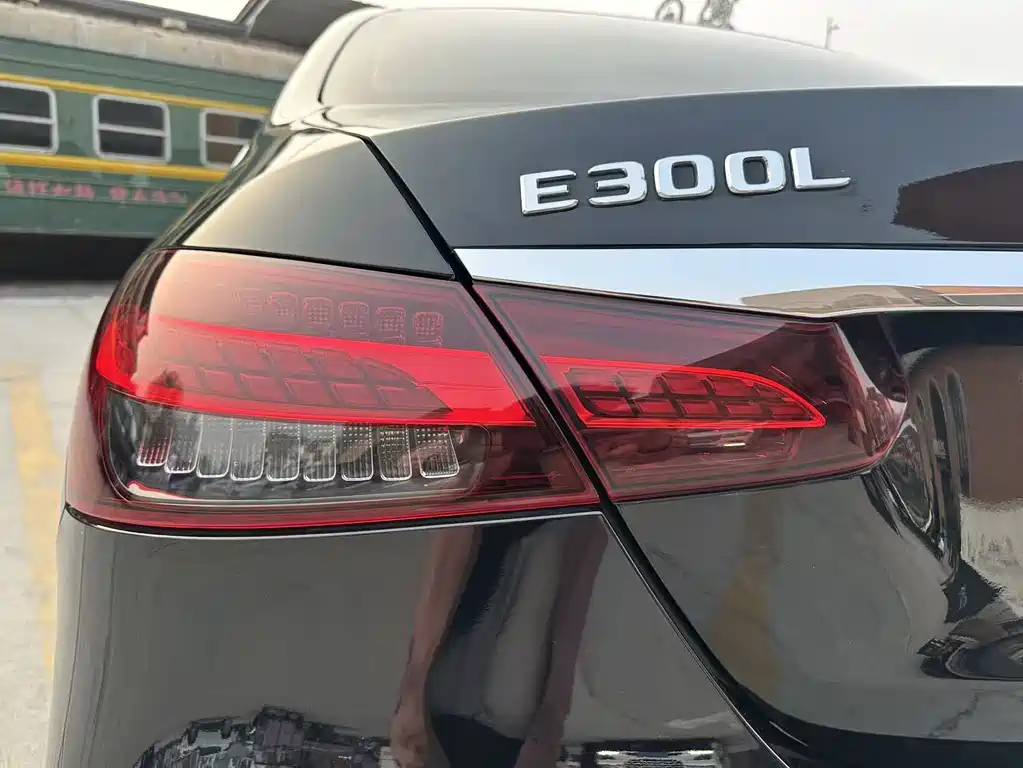 Mercedes-Benz Mercedes-Benz E-Class 2022 Model Year Facelift E 300 L Luxury Edition 2022 - thumbnail 18