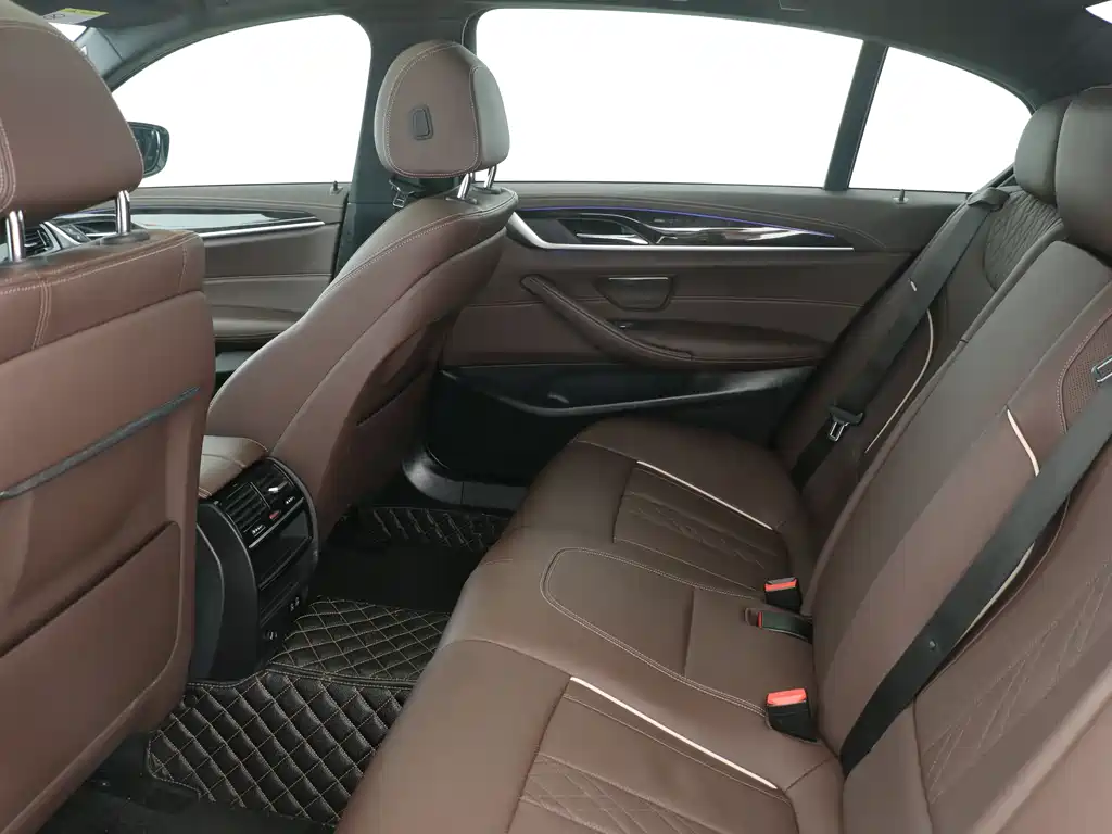 BMW BMW 5 Series 2022 525Li M Sport Package 2022 - thumbnail 6
