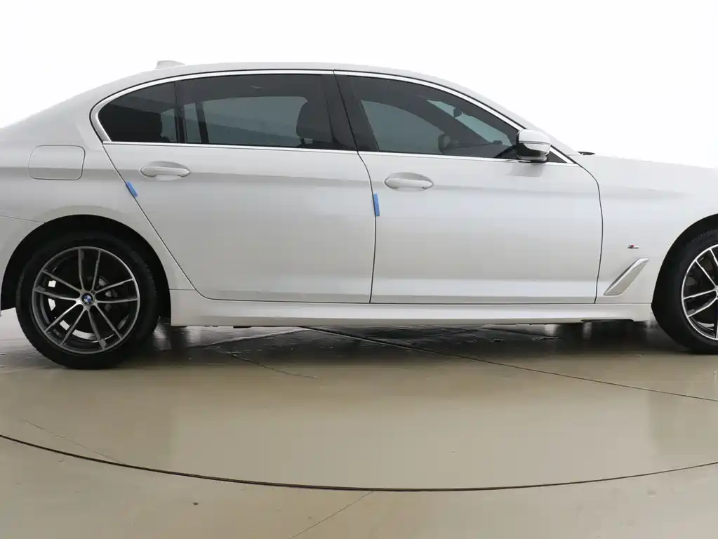 BMW BMW 5 Series 2022 525Li M Sport Package 2022 - thumbnail 15