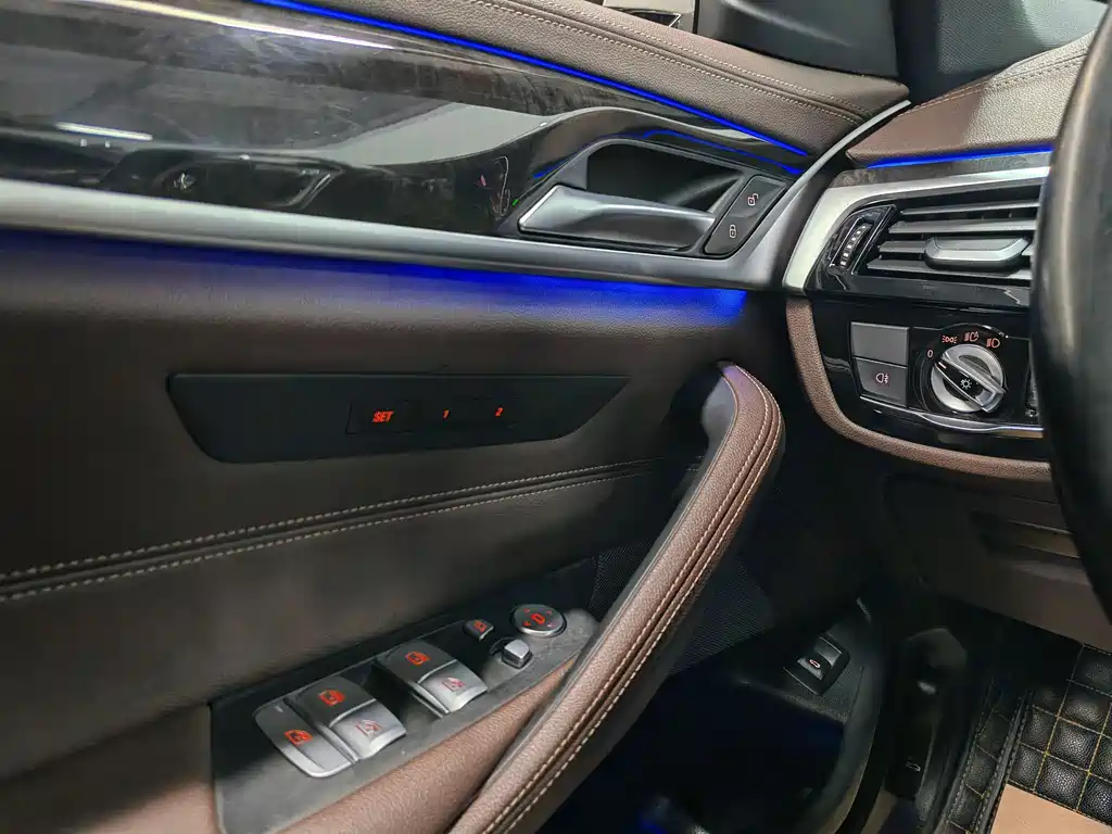 BMW BMW 5 Series 2022 525Li M Sport Package 2022 - thumbnail 17