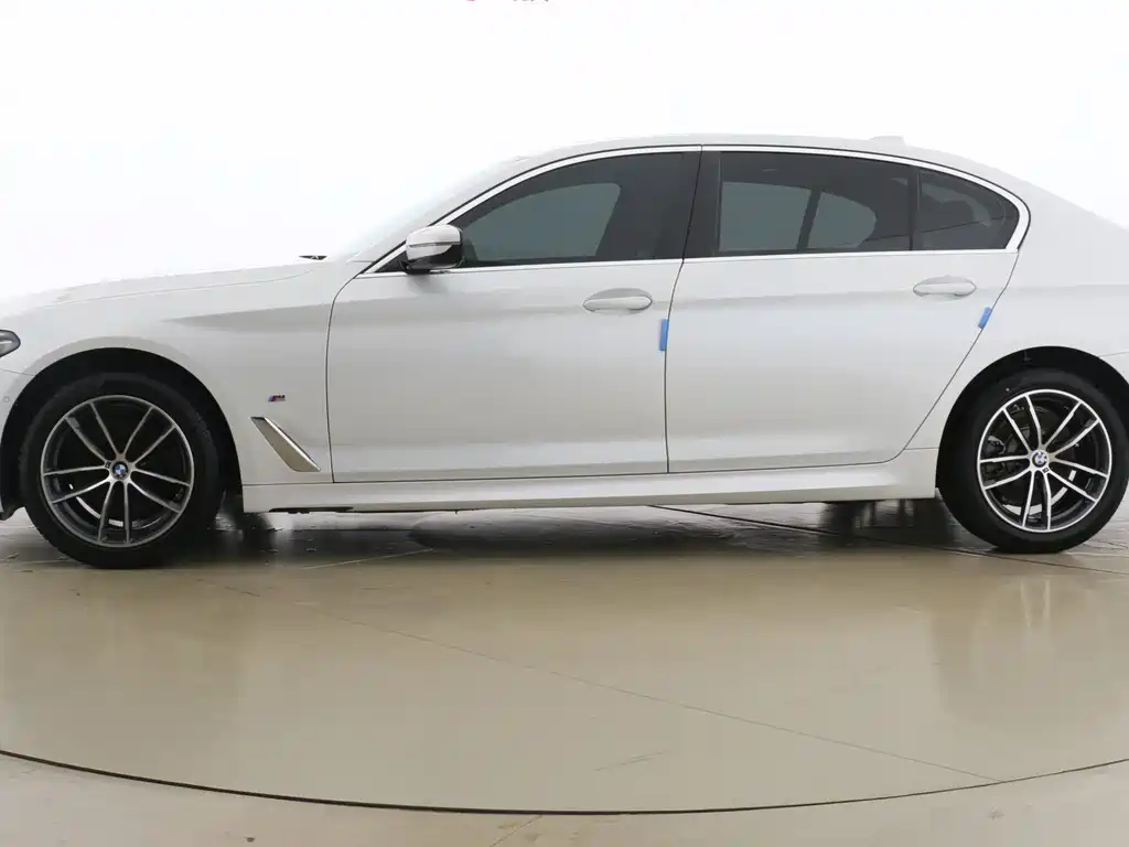 BMW BMW 5 Series 2022 525Li M Sport Package 2022 - thumbnail 19