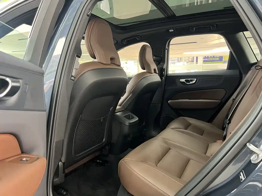 Volvo Volvo XC60 2025 B5 AWD Intelligent Luxury Edition 2025 - thumbnail 12