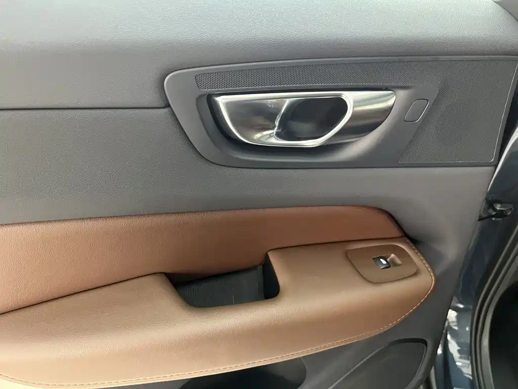 Volvo Volvo XC60 2025 B5 AWD Intelligent Luxury Edition 2025 - thumbnail 13