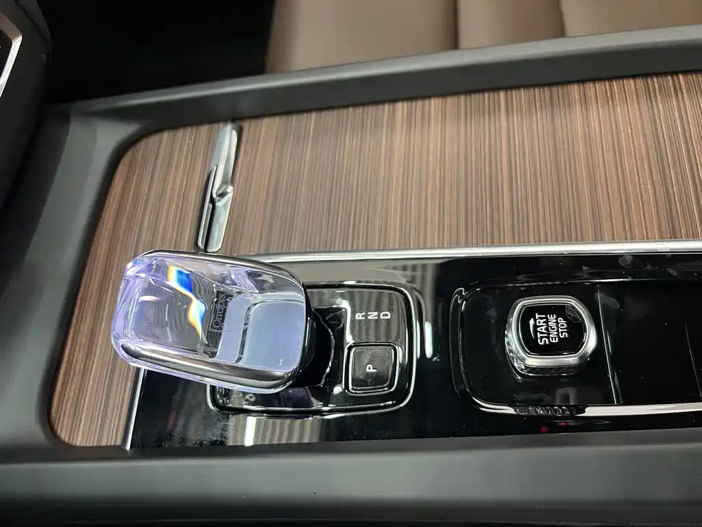 Volvo Volvo XC60 2025 B5 AWD Intelligent Luxury Edition 2025 - thumbnail 23