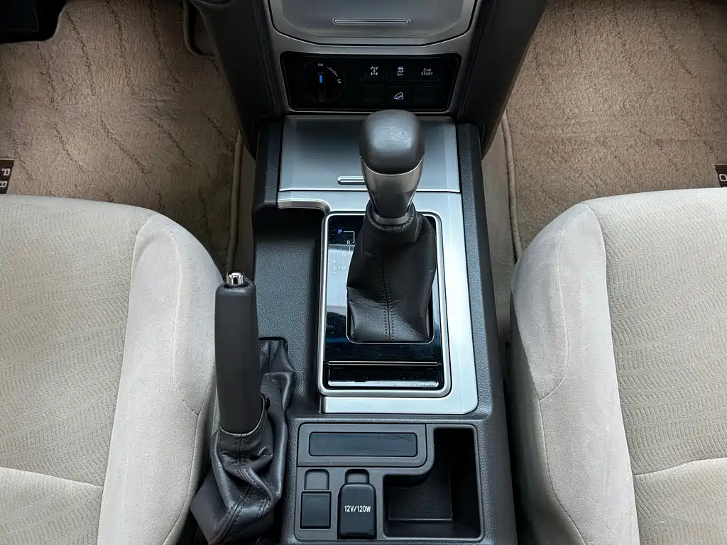 Toyota Toyota Land Cruiser Prado (Imported) 2023 Model 4.0L Middle East Version 2024 - thumbnail 17