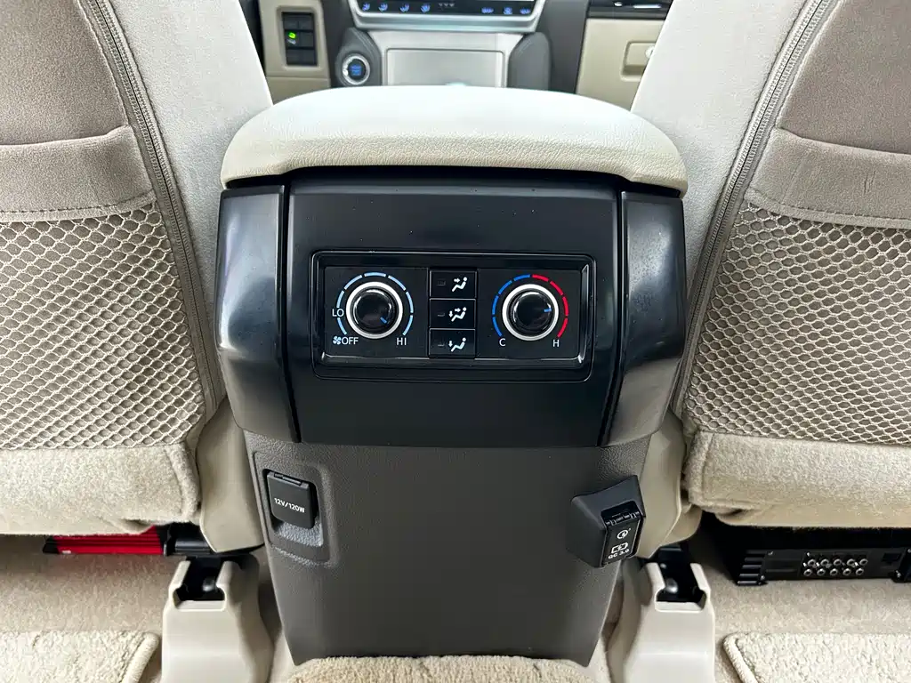Toyota Toyota Land Cruiser Prado (Imported) 2023 Model 4.0L Middle East Version 2024 - thumbnail 19